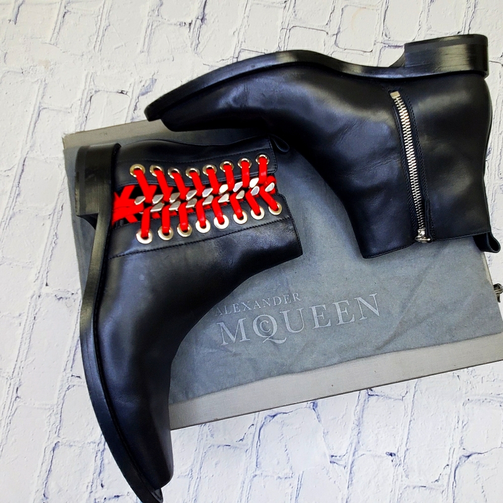 Authentic Alexander McQueen Chain link Boots EU 38